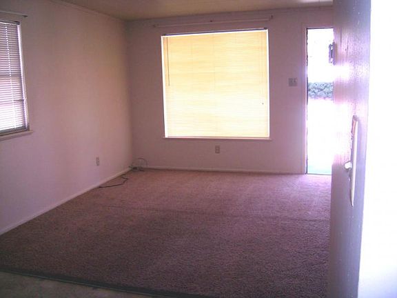 4th image of 521 W 13th St