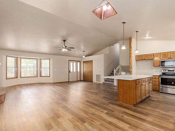 3rd image of 111 N Parkwood Ln