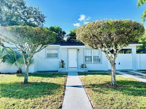 3420 NW 2nd St, Lauderhill, FL 33311