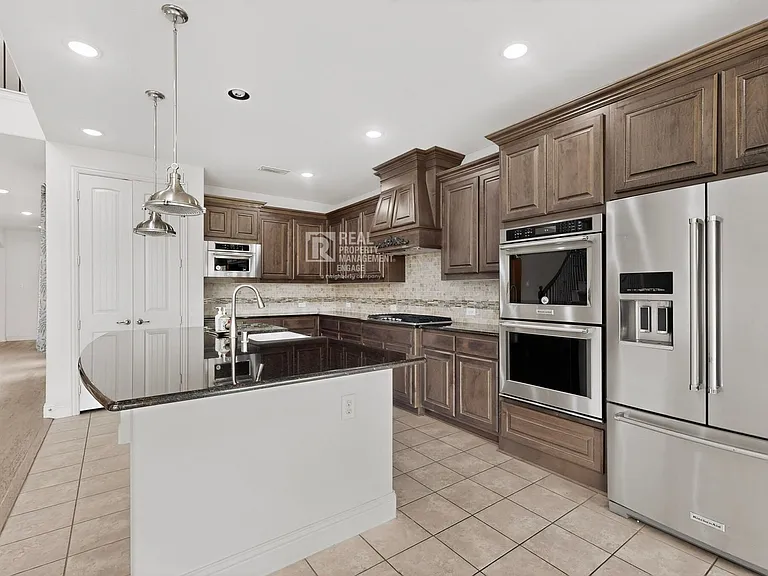 151 Darian Dr — Photo 14