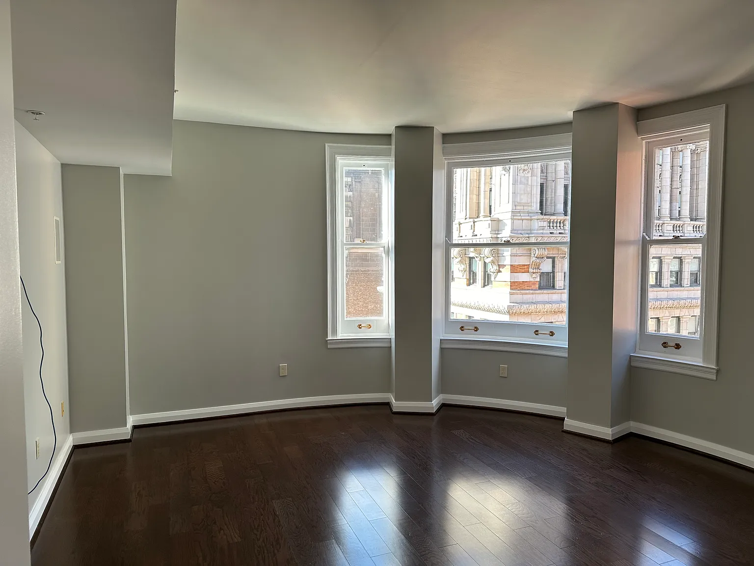 2 bed, 2.5 bath, 2200 sqft, $3,400 — Photo 3