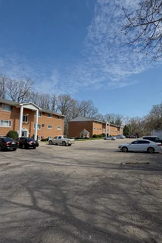 Valley Glen Photo 1