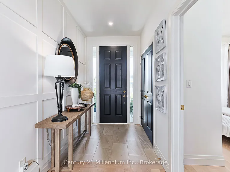 103 White Oak Cres — Photo 3