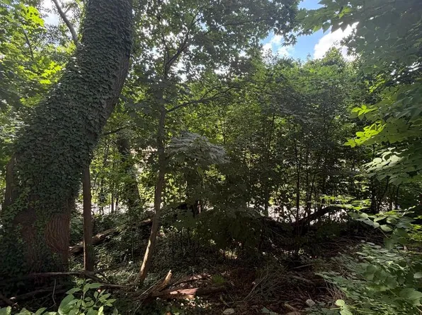 582 Gorgas Ln, Philadelphia, PA 19128