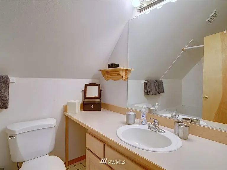 Master bathroom with jetted tub