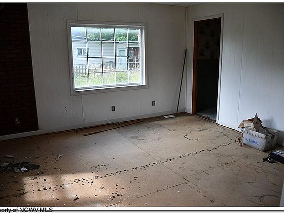 5th image of 28 Williams St