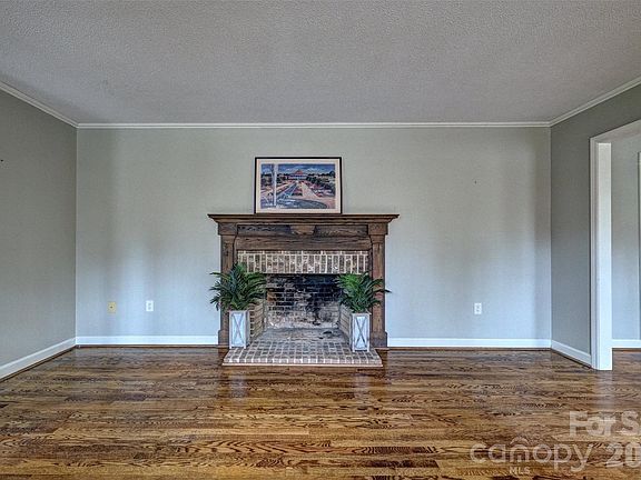 3rd image of 15 Sandy Cove Rd