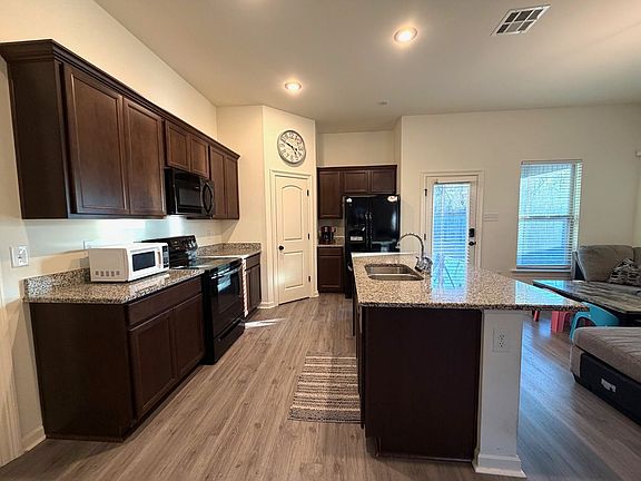 2nd image of 40087 Trace Ave