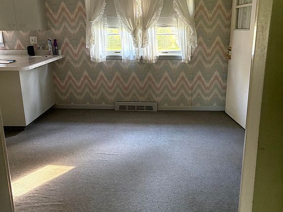 4th image of 3704 Chippewa Ave