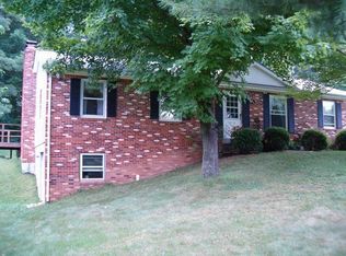 20952 Evergreen Mills Rd, Leesburg, VA 20175