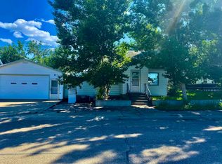323 W Monroe Ave, Chester, MT 59522
