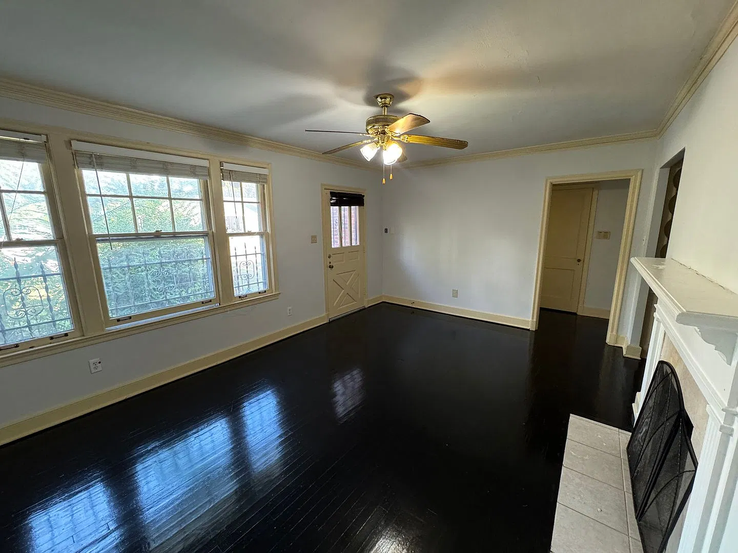 Charming 3-Bedroom Home in Memphis-Spacious & Convenient! — Photo 3