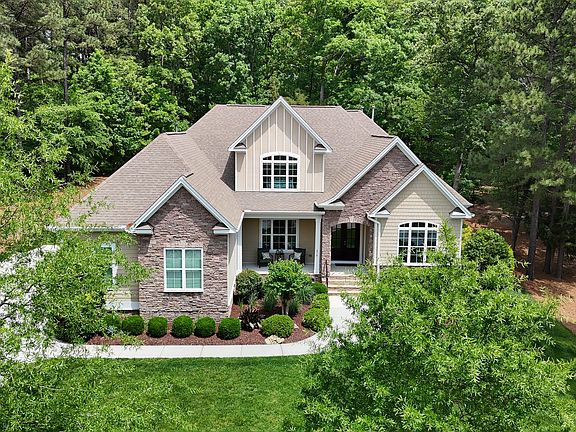 2nd image of 216 Colonial Ridge Dr