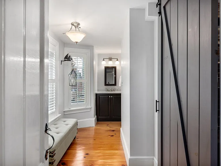 26 Beck St — Photo 18