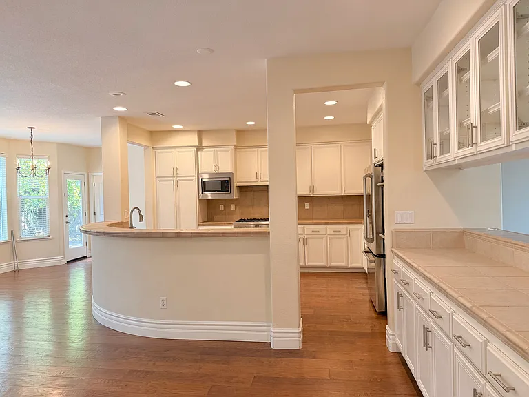 6150 Lockridge Dr — Photo 4