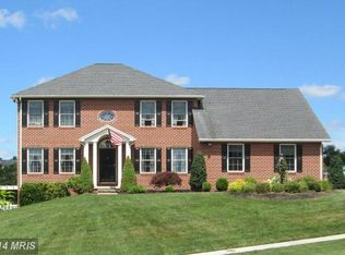 1612 Majestic Dr, Chambersburg, PA 17202