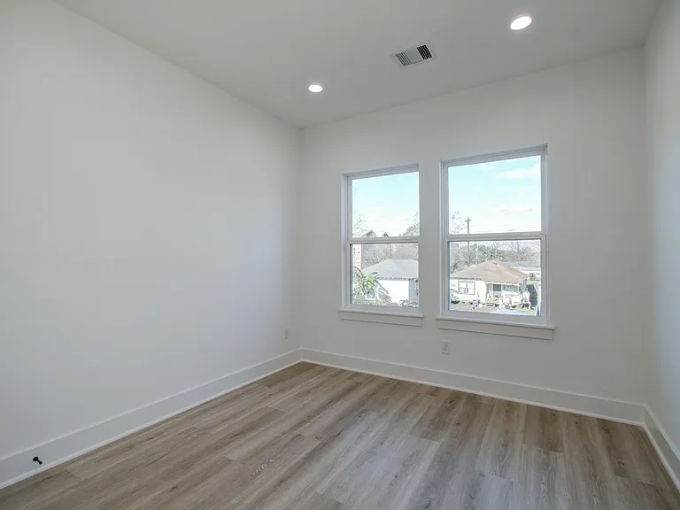 4425 Providence St — Photo 22