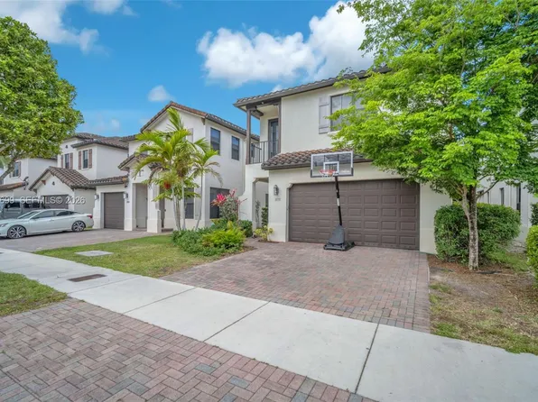 3575 W 97th St, Hialeah, FL 33018