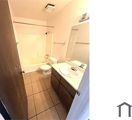 2 bed, 767 sqft, $1,295 — Photo 3