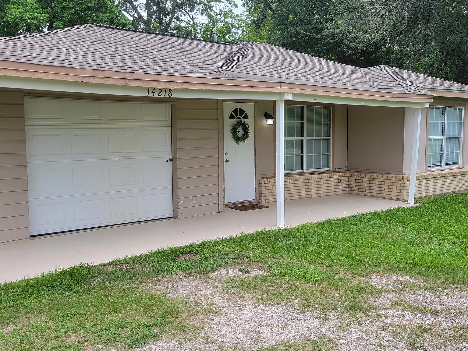 2 bed, 1100 sqft, $1,550 — Photo 2