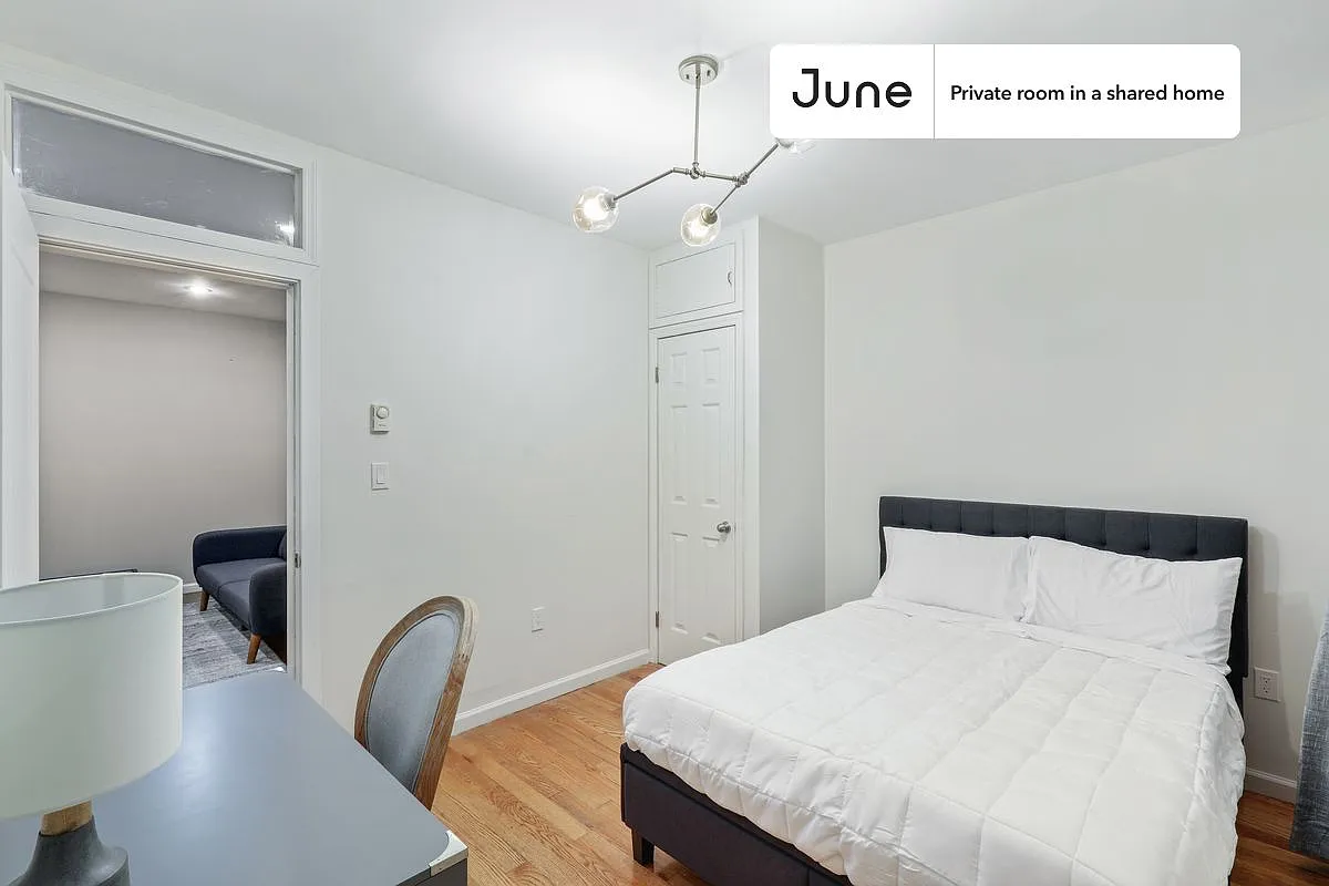 Full bedroom in 4 bed/1 bath home in Upper West Side #764 A — Photo 2