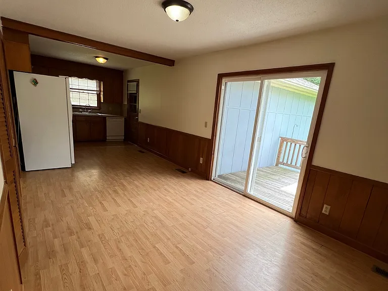 1521 Cedar Ln — Photo 3