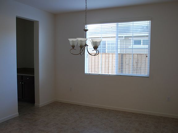 4th image of 141 Garlic Ave