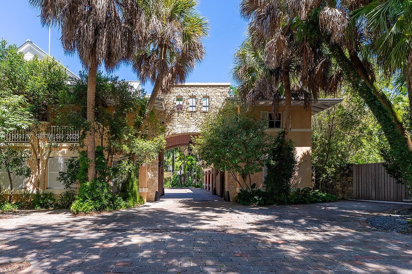 3585 Anchorage Way, Miami, FL 33133 | Zillow