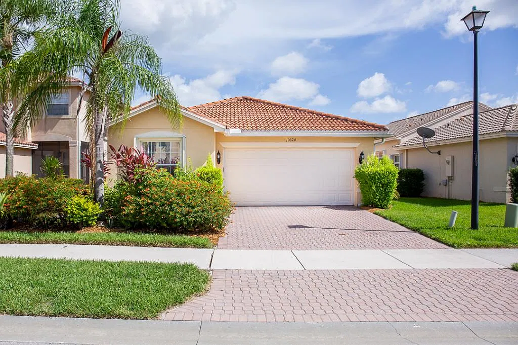 10324 Barberry Ln — Photo 1