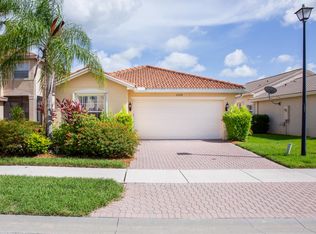 10324 Barberry Ln, Fort Myers, FL 33913