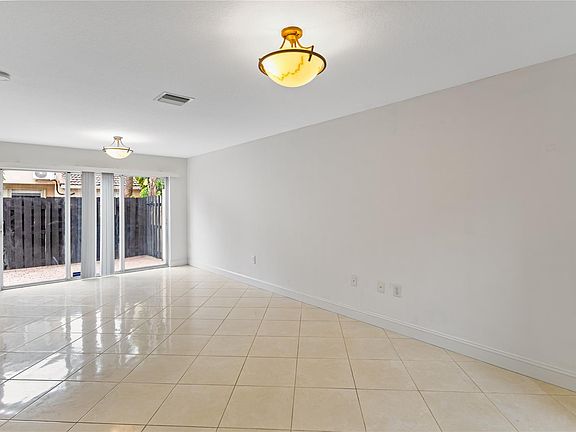 5th image of 17123 NW 23rd Street