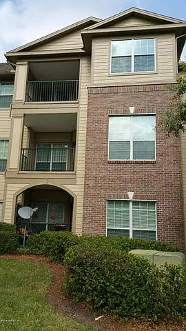 7800 Point Meadows Dr Photo 1