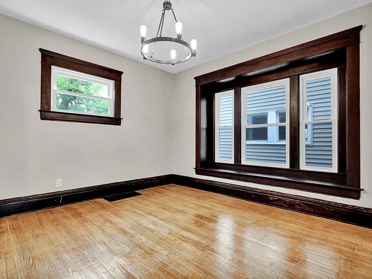 505 W Lenawee St — Photo 5