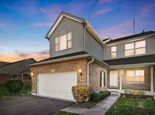 737 W Saint Johns Pl, Addison, IL 60101