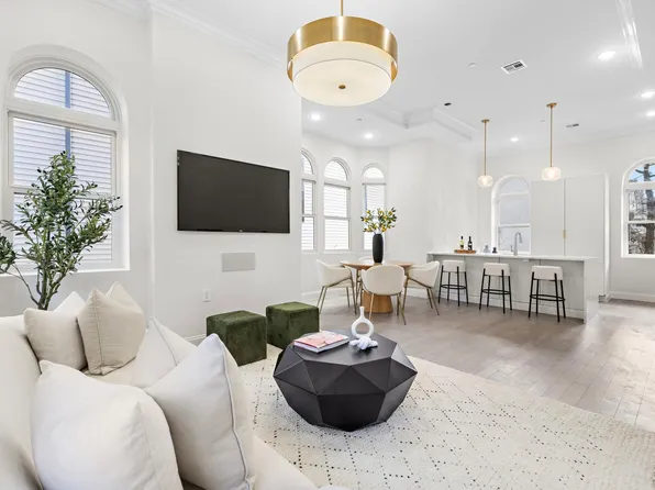 133 Clifton Pl #1, Jersey City, NJ 07304