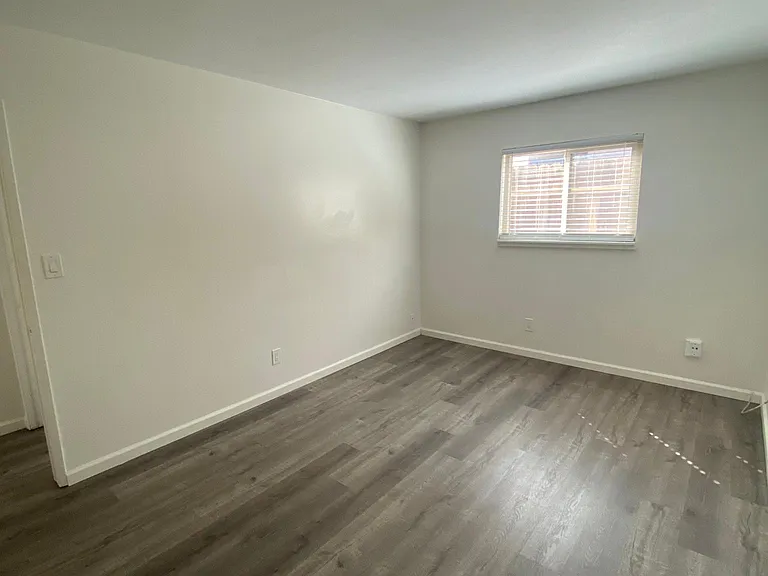 635 Emory St #6 — Photo 16