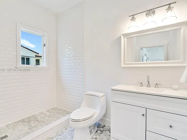 3930 Crawford Ave — Photo 17