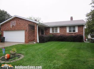 815 Summit Ct, Crete, NE 68333