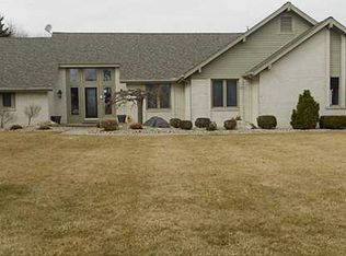 5395 Bay Shore Rd, Oregon, OH 43616