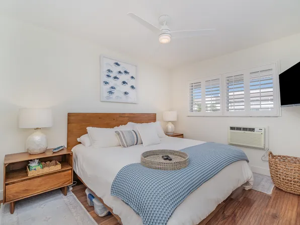 473 12th Ave S, Naples, FL