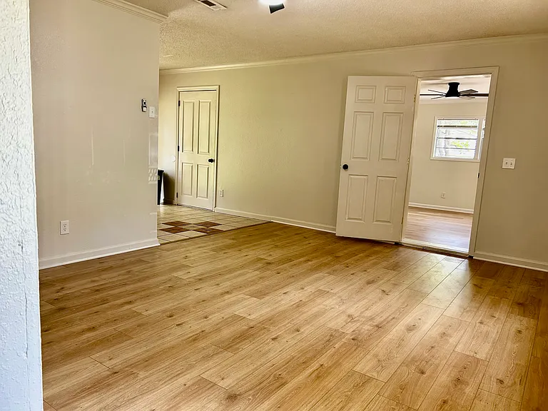 106 Deerfield Dr — Photo 4