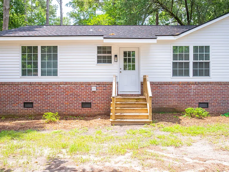 706 E Pinetree Blvd — Photo 13