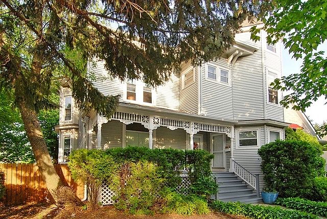 1st image of 200 Elgin Ave