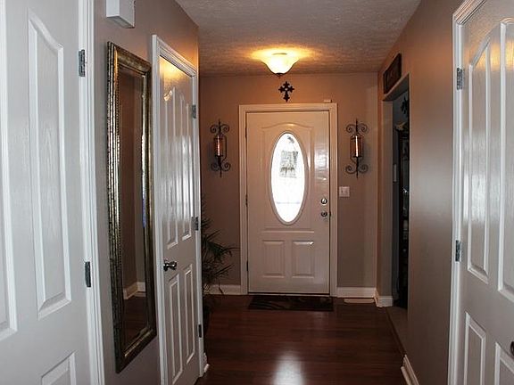 3rd image of 3901 S Woodland Dr
