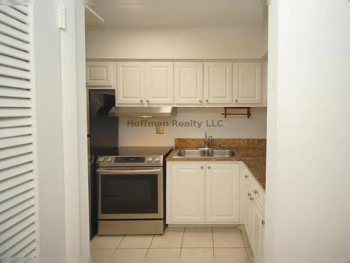 120 S Church Ave #206 — Photo 2