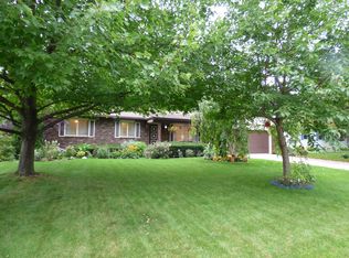 1143 N Frost Dr, Saginaw, MI