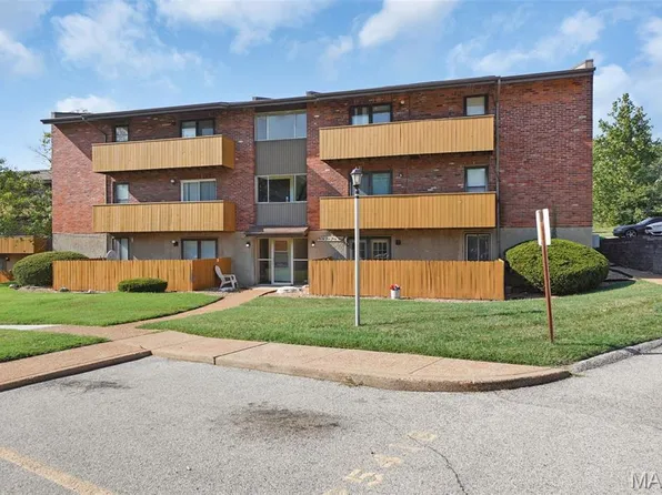 2541 Brush Ct APT B, Saint Louis, MO 63125