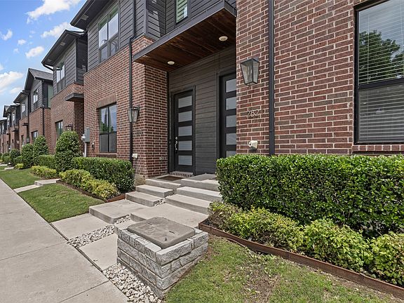 3rd image of 2821 Stanley Ave