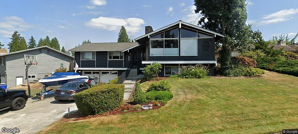 1st image of 1318 121st Ave SE