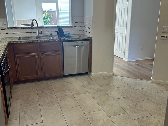 4th image of 4456 Brisbane Way Unit 4